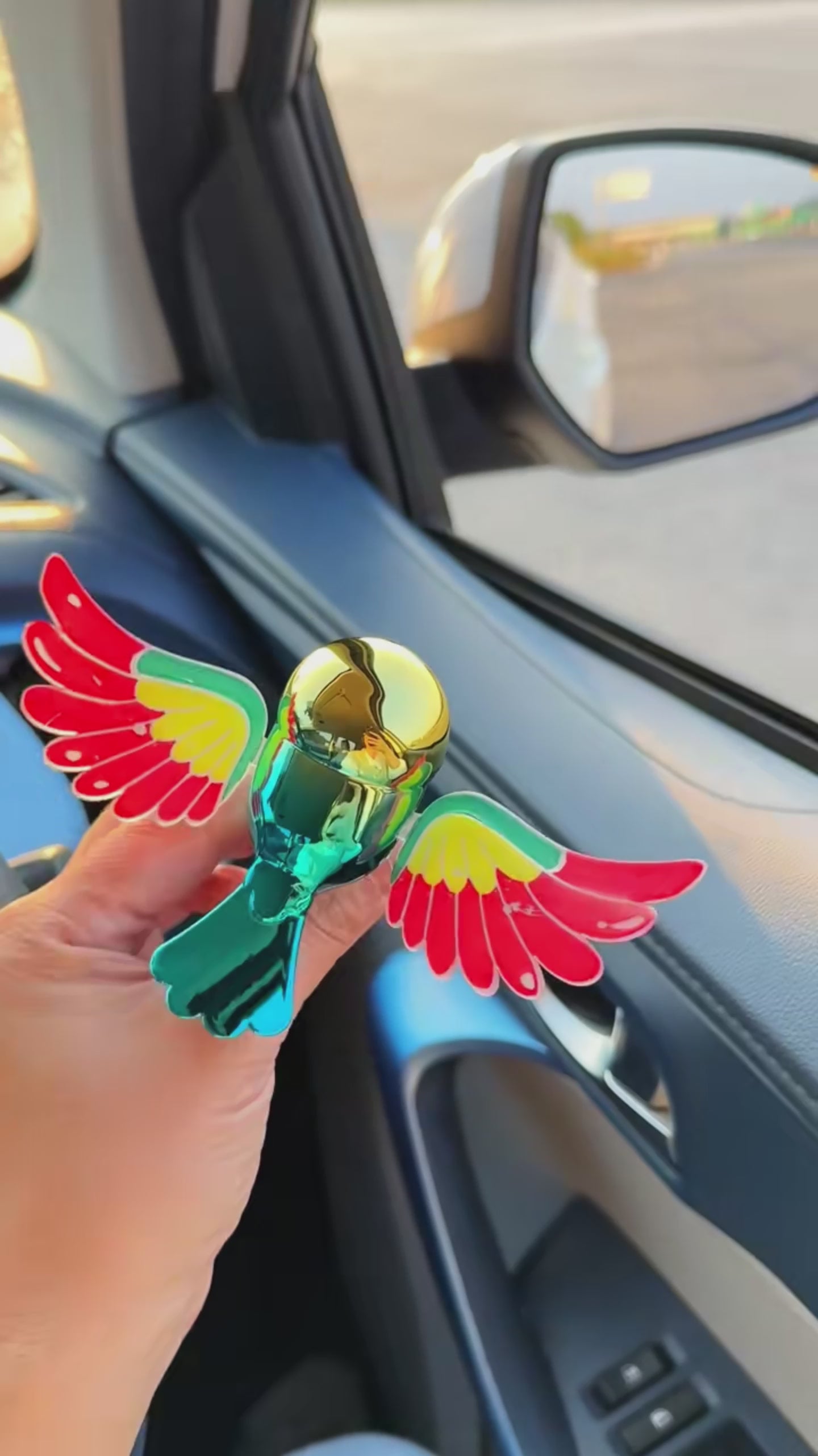 Cute Flying Companion Bird Car Ornament - Wind-Powered Flapping Wings Decoration for Dashboard, Roof, Mirror & Motorcycle
