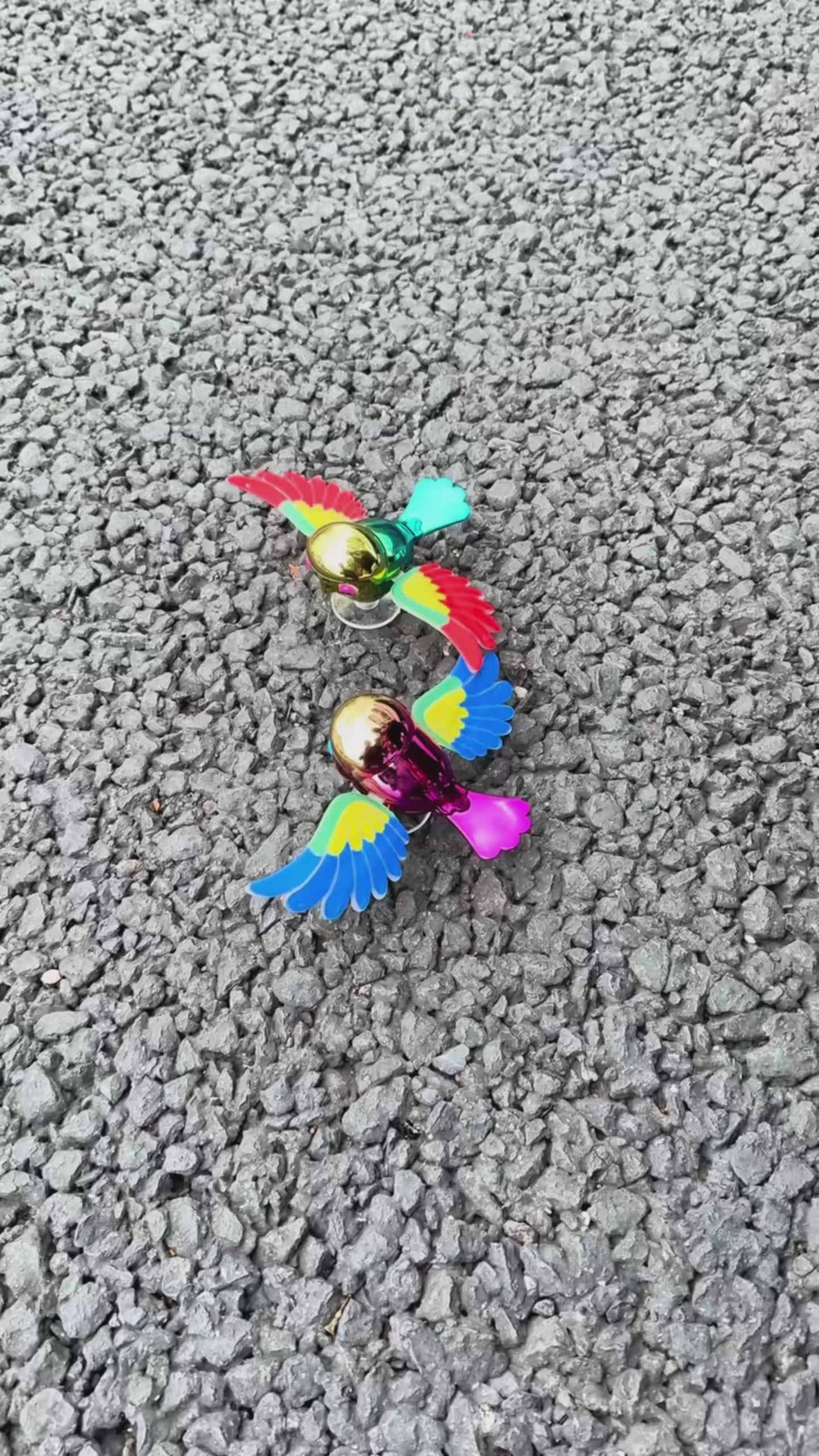 Cute Flying Companion Bird Car Ornament - Wind-Powered Flapping Wings Decoration for Dashboard, Roof, Mirror & Motorcycle